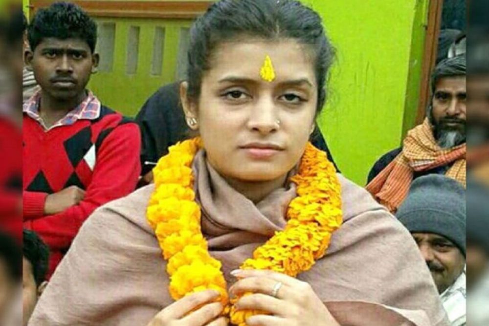 इस उम्मीदवार को एक ही सीट से 2 पार्टियों ने दिया टिकट, बाप जेल में, भाई पर हत्या का आरोप