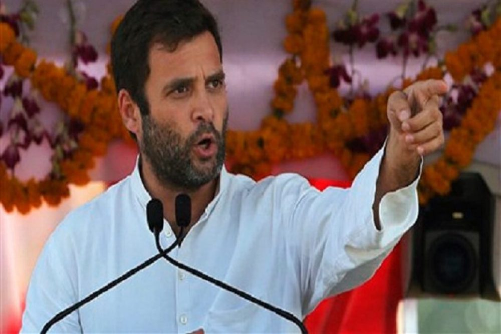 अमेठी में कांग्रेस को सबसे बड़ा झटका, राहुल के खिलाफ लड़ेंगे सोनिया के करीबी