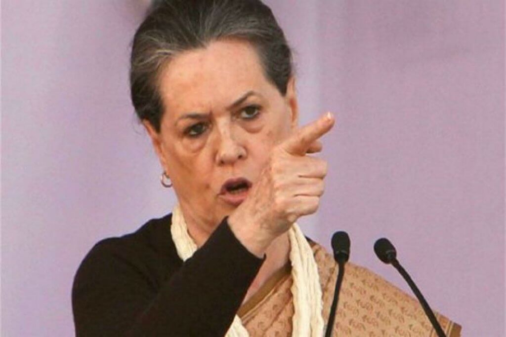 congress-manifesto-sonia-gandhi-not-happy-rahul-gandhi-small-size-picture-with-rally