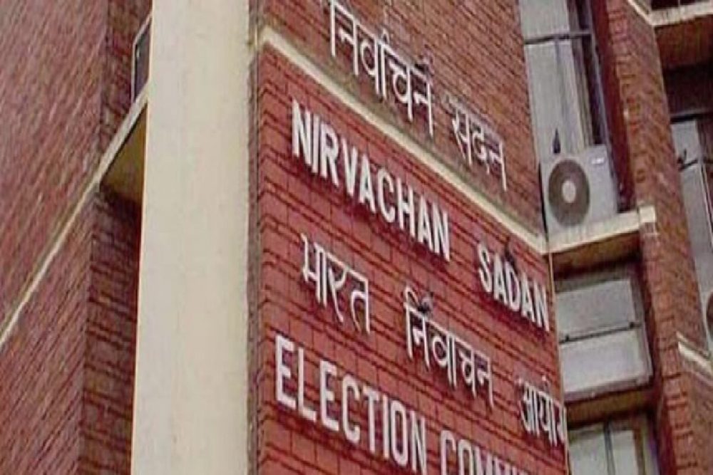 चुनाव आयोग जागा, यूपी के इन 2 स्टार प्रचारकों पर लगाया बैन