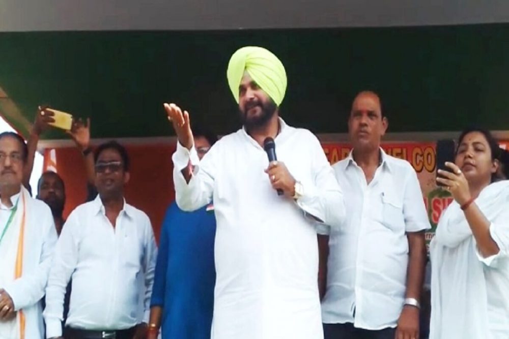 कांग्रेसी नेता नवजोत सिंह सिद्धू ने बनाया मुसलमानों को वोटबैंक, दी ये चेतावनी