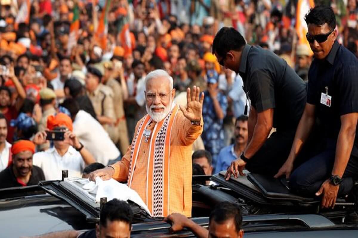 क्यों वाराणसी से मोदी के खिलाफ 71 उम्मीदवारों के पर्चे हुए रद्द