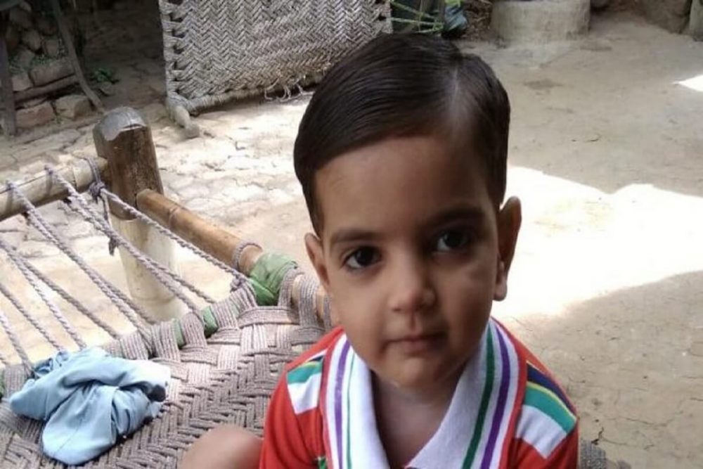 ५६ इंच वाले से लेके सेक्युलर तक सब खामोश, न्याय का क्या आश्वासन दूँ तुझे ट्विंकल बिटिया