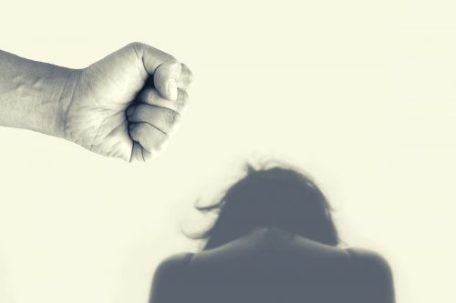 लॉकडाउन के दौरान भारत में बढ़े घरेलू हिंसा के मामले, यूपी टॉप पर...