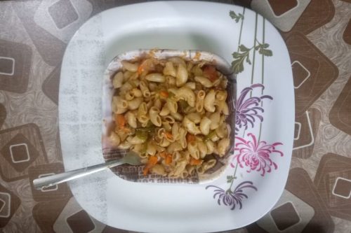 लॉकडाउन में कैसे बनाये स्वादिष्ट और चटपटा मैक्रोनी (Macaroni)