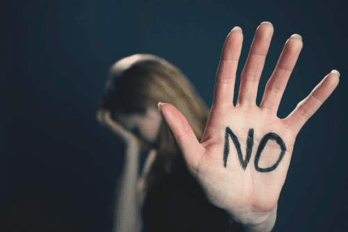 बलात्कार के मामले में क्यों हर बार बेबस और बेकार बन जाती है आम जनता