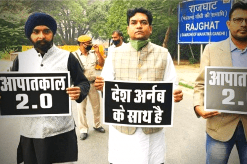 अर्नब के जेल जाने पर रोने वाले उत्तर प्रदेश में क्यों खामोश है?
