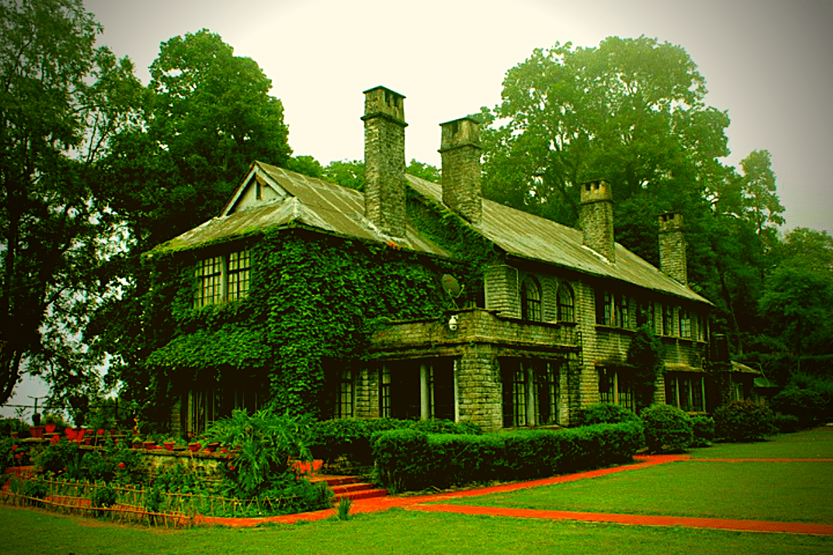 छुट्टियों में घूमने जाने से पहले इन Haunted Hotels के बारे में जरूर जाने लें dk