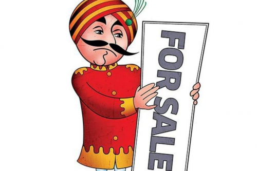 सरकार की हालत उस लड़के जैसी है जो बाप की संपत्ति बेचकर उसीको गरियाता है