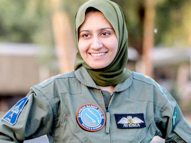 Big Dream of 21 Years Old Jammu’s Girl Ayesha Make Her Pilot