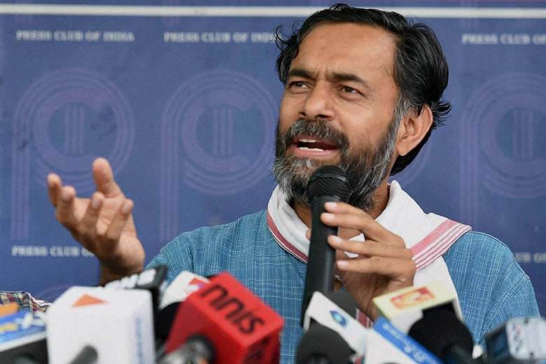 केजरीवाल ने रिश्वत लिया इससे सहमत नहीं हूँ, प्रूफ होना चाहिए : योगेंद्र यादव