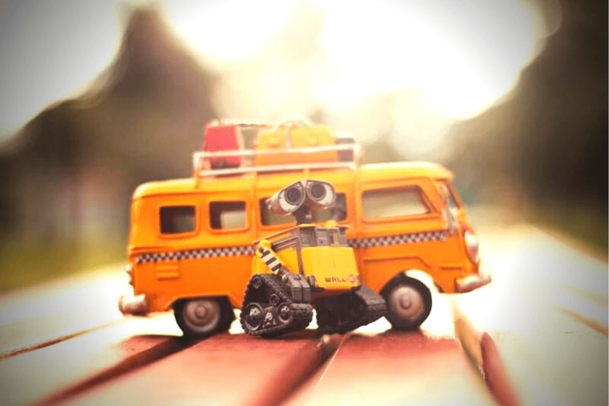 4 Tips To Keep Your Child Entertained On A Minibus Trip