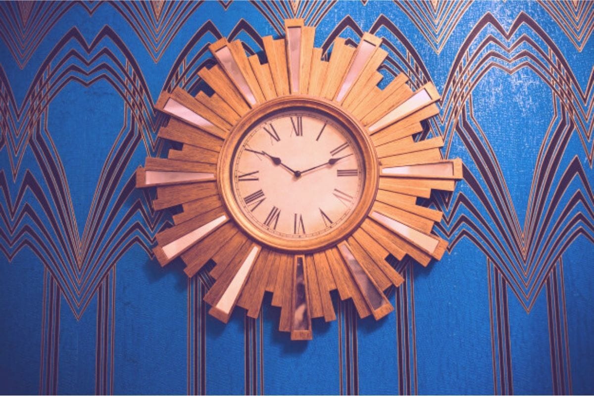 Want to buy wooden wall clock – what are your design options?