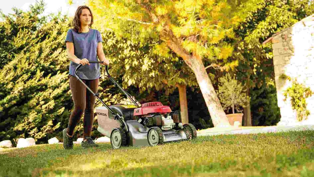 Top 7 Maintenance Tips To keep Lawn Mower in Good Condition